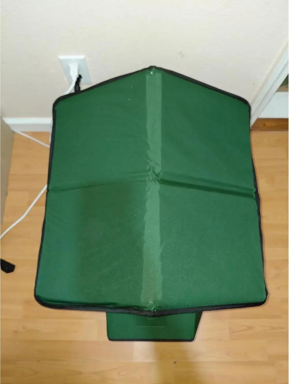 Pawcrus Elevated heated cat house indoor outdoor New In Box This One Is Mine